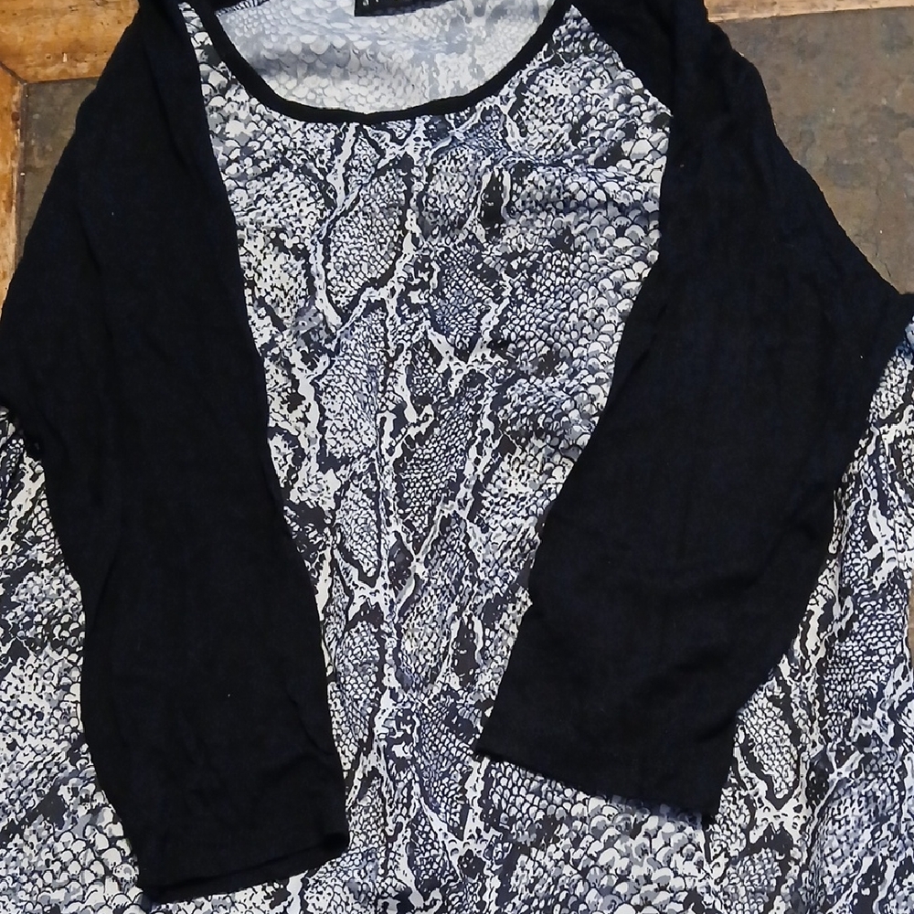 Attention Monochrome Snake Pattern Top